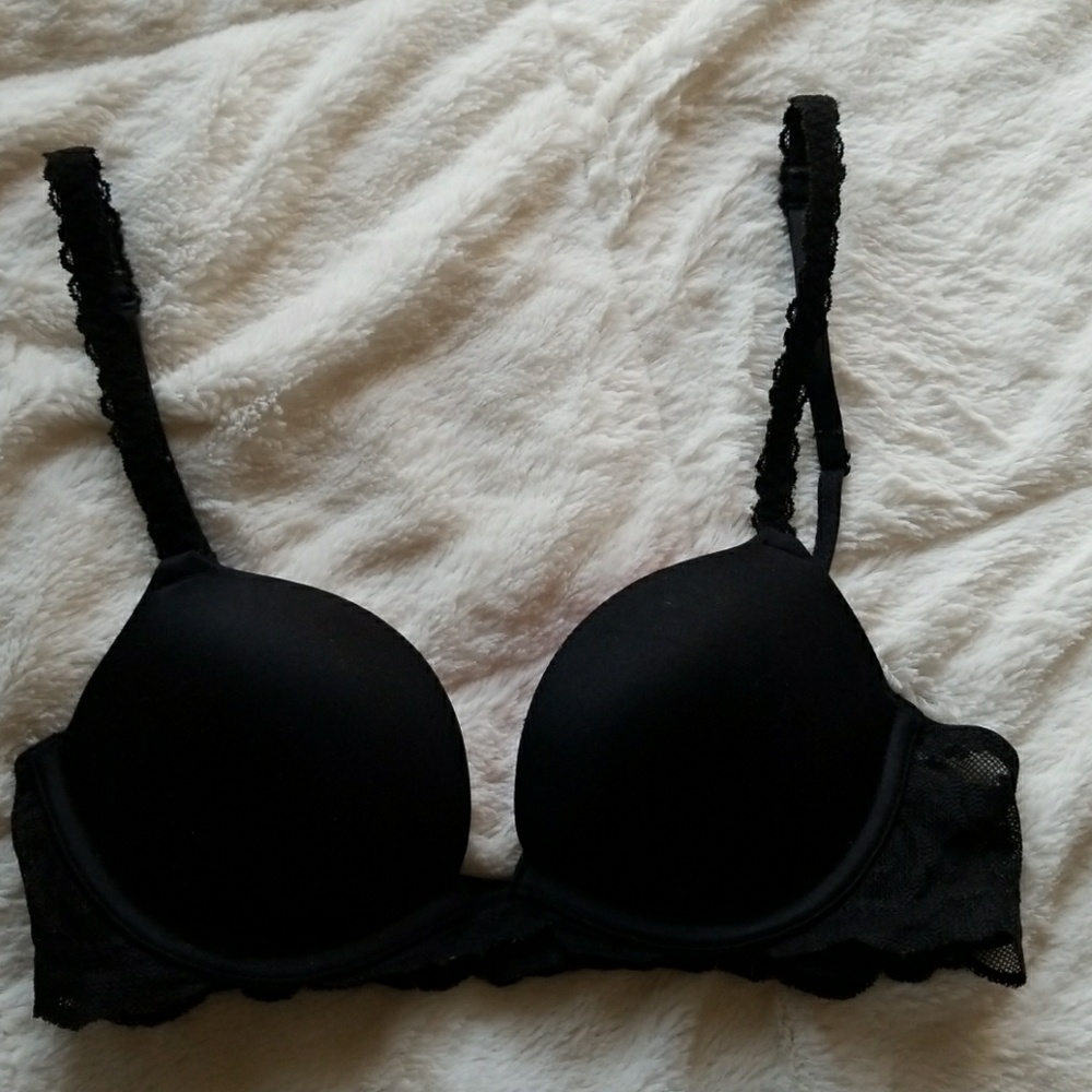 VS Pink bra